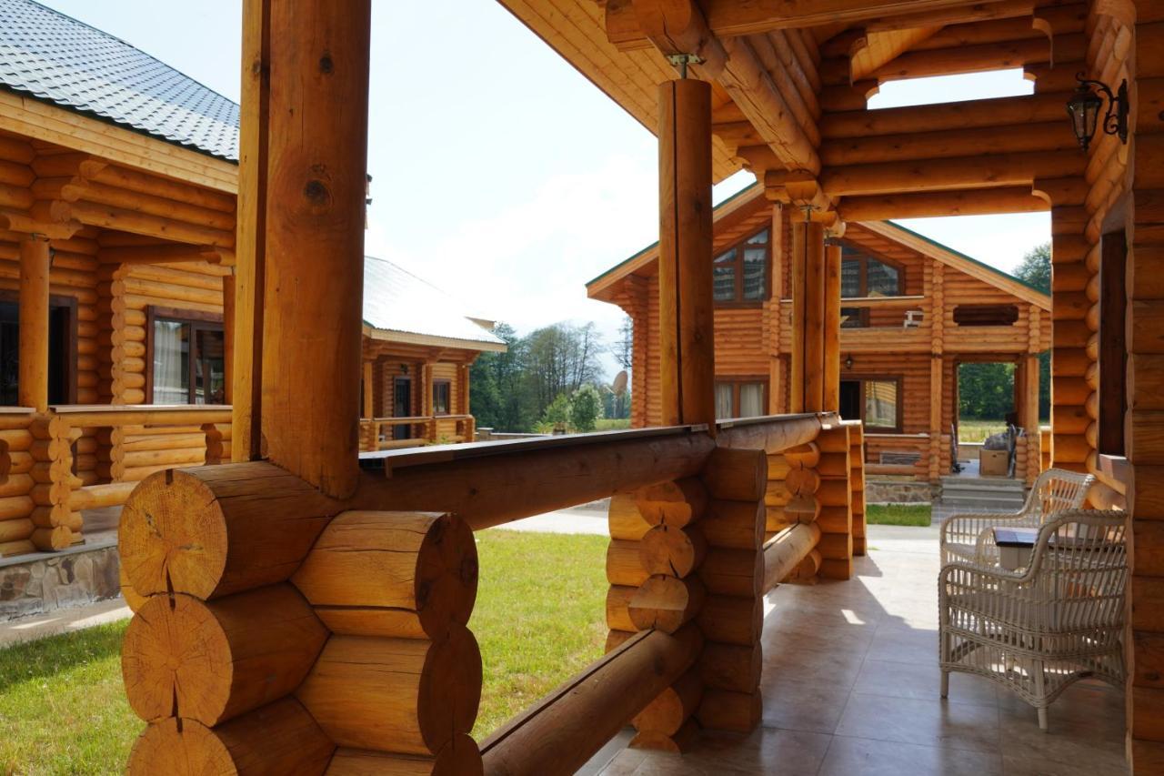Chalet Log House *